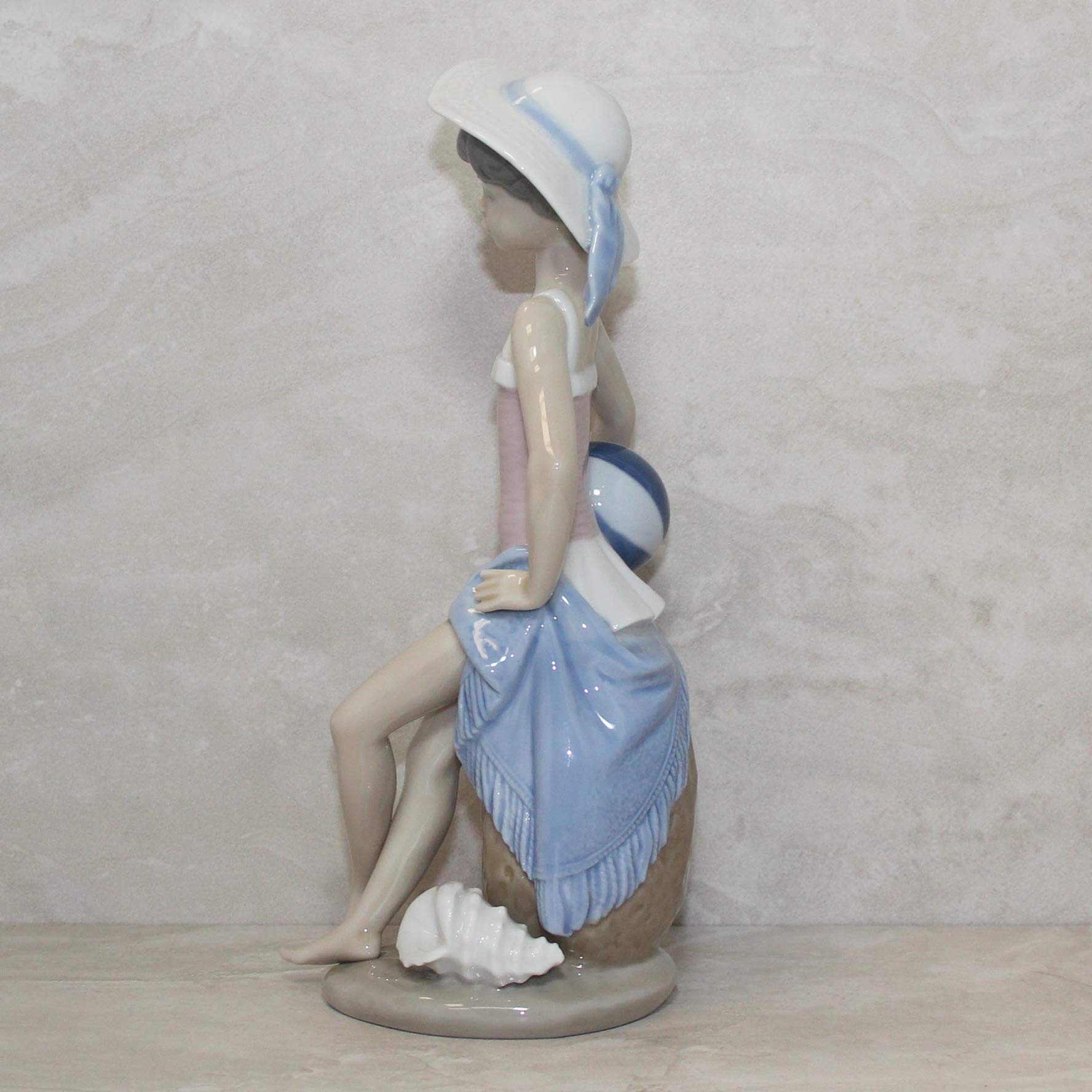 LLADRO リヤドロ 夏の陽ざし 少女 フィギュリン 陶器 置物 LLADRO リヤドロ 夏の陽ざし 少女 フィギュリン 陶器 置物